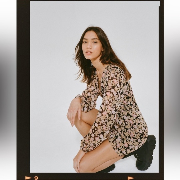 Nasty Gal Floral V Neck Fitted Mini Dress - Picture 3 of 12